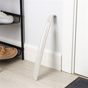 {{productViewItem.photos[photoViewList.activeNavIndex].Alt || productViewItem.photos[photoViewList.activeNavIndex].Description || 'Рожок для обуви 5,5х4,5х41см Rambai цвет светло-серый 9364382'}}